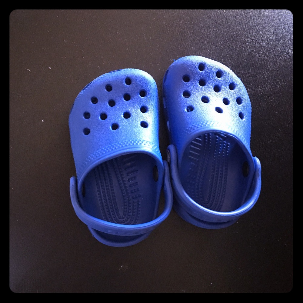 Baby crocs size 2/3