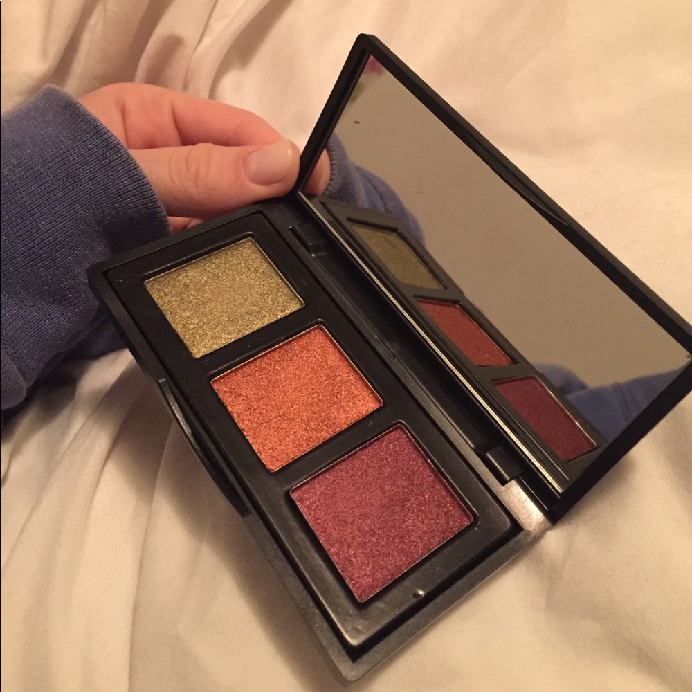 Naked cosmetics eyeshadow palette