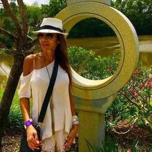 Meet your Posher, Andrea