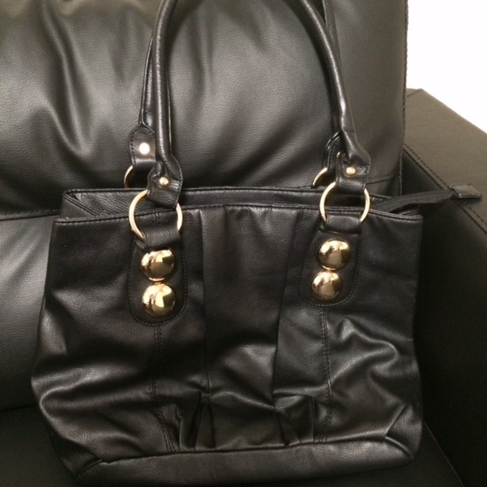 Black shoulder purse
