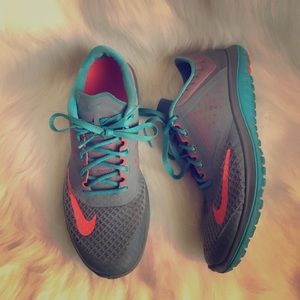 Grey Nike Sneakers woman's 9