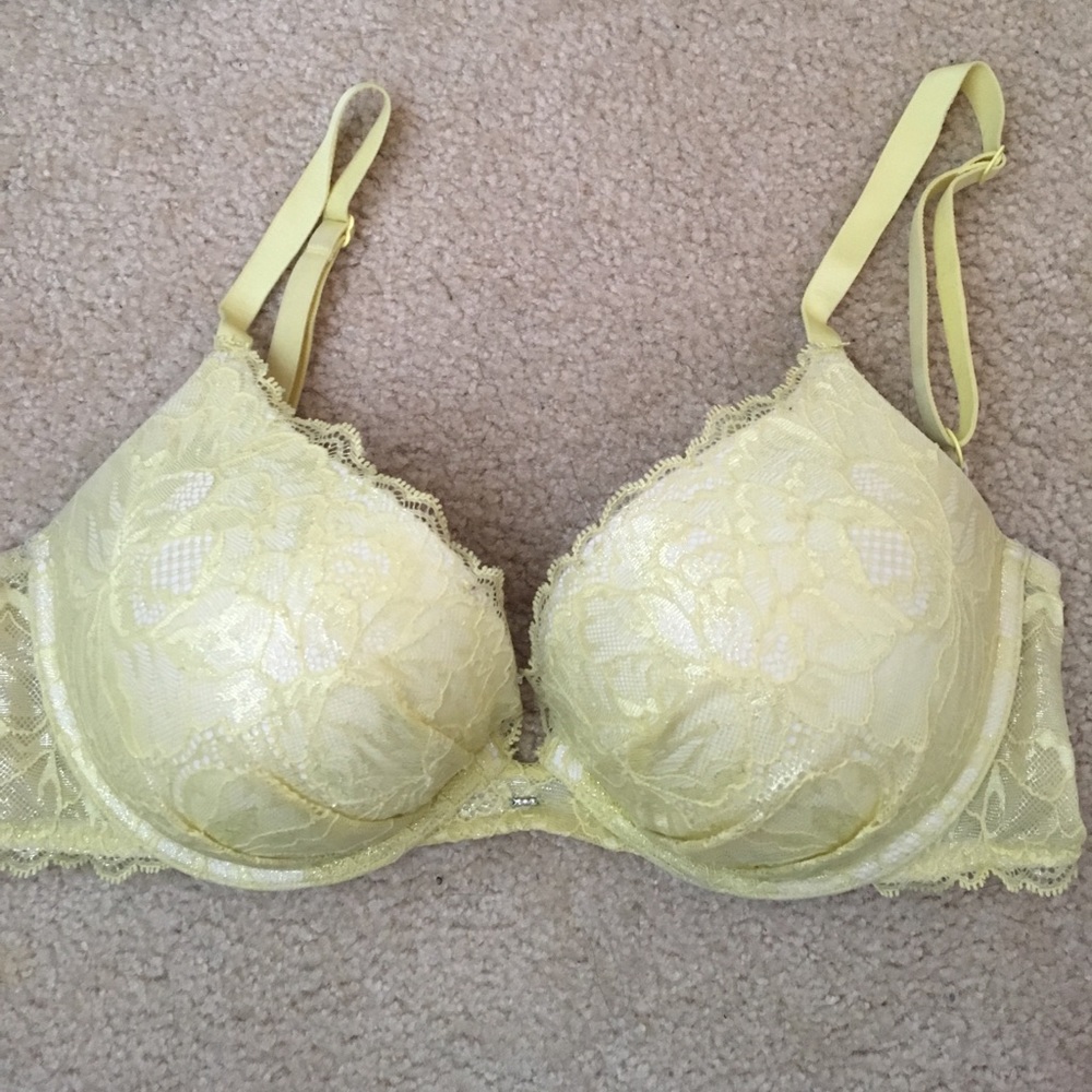 Victoria's Secret Push Up Bra☀️🌻