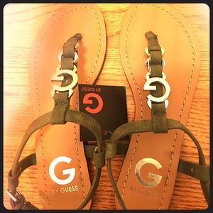 ‼️ COMFORTABLE G BY GUESS OLIVE SANDALS ‼️
