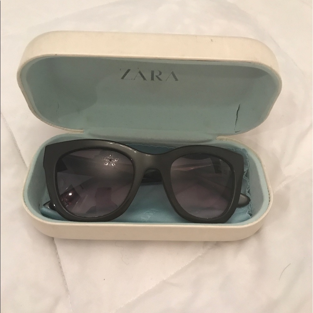 Cat eye sunglasses