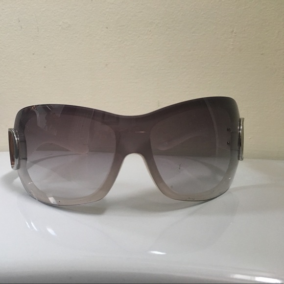 Sunglasses - Picture 1 of 3