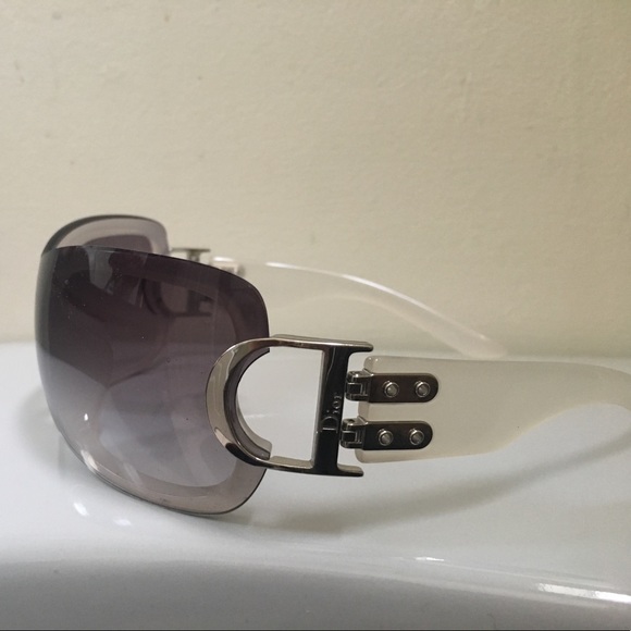 Sunglasses - Picture 3 of 3