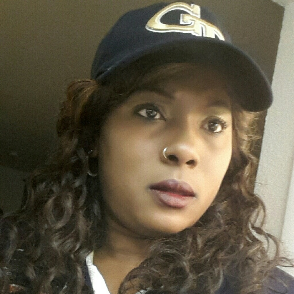 Meet your Posher, Kayona