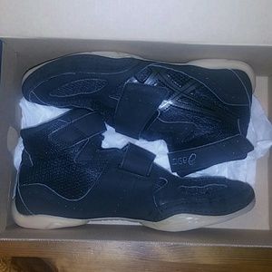 Asics Wrestling Shoes Size 5