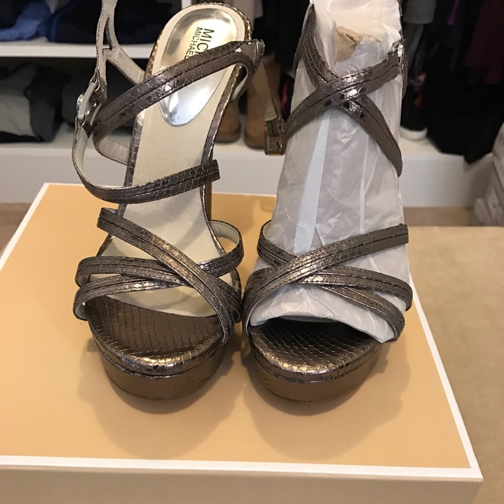 Actual pics of brand new Michael Kors sandals