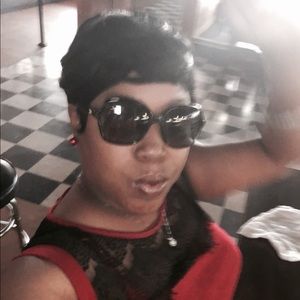 Meet your Posher, Raina