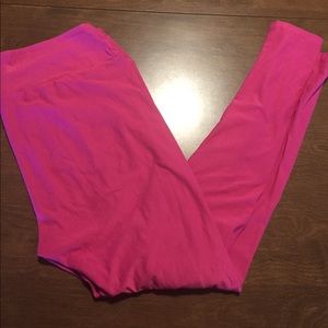 Solid pink/magenta LulaRoe TC leggings