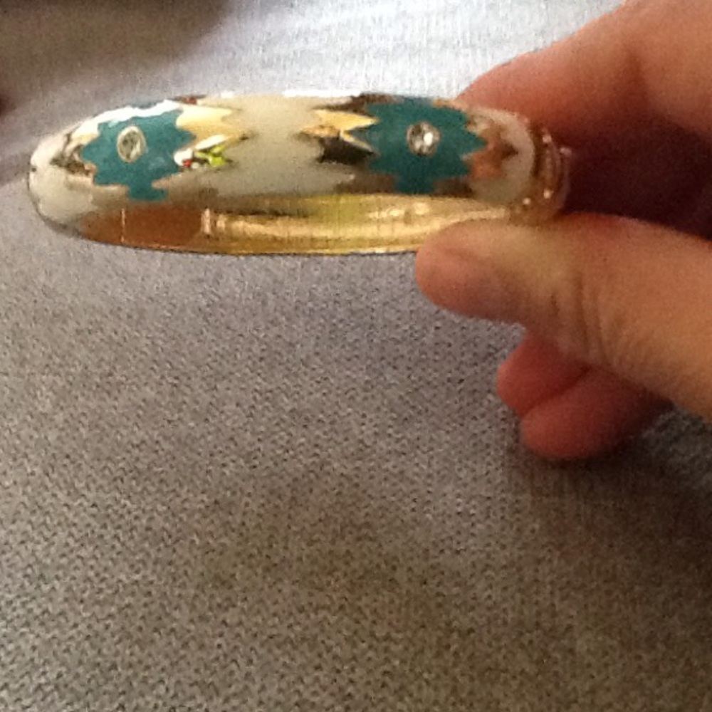 Aztec style bangle bracelet. - Picture 2 of 4