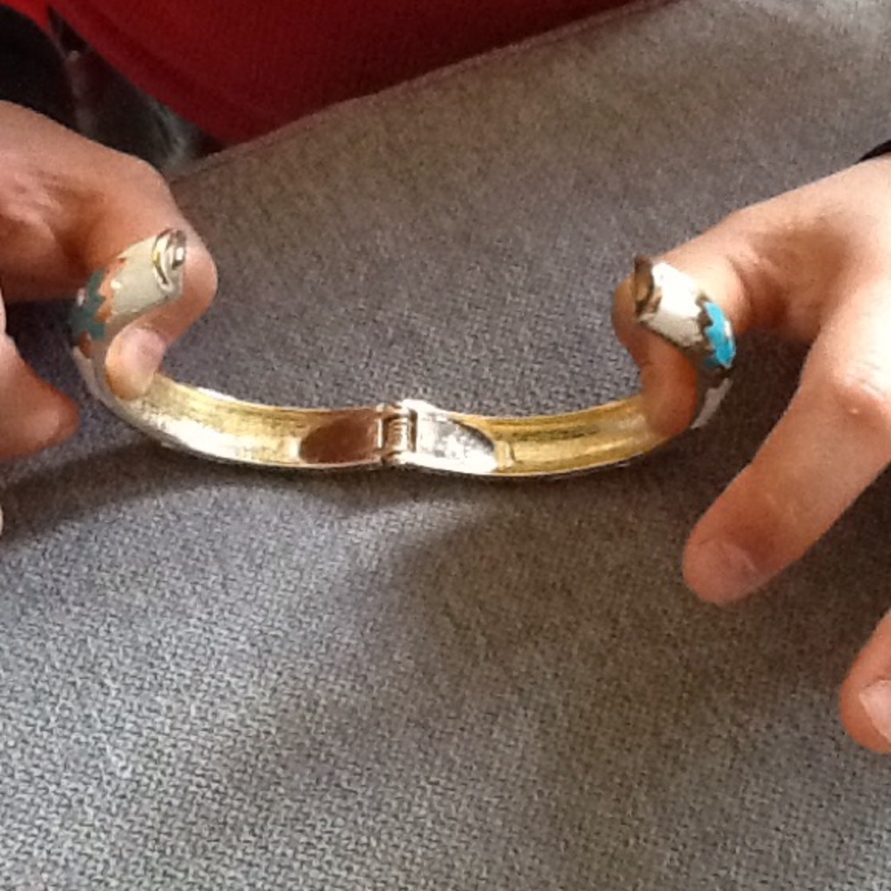 Aztec style bangle bracelet. - Picture 3 of 4