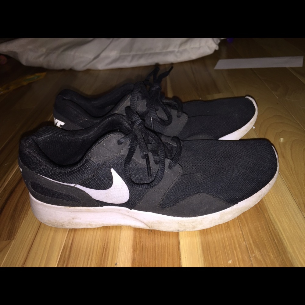 nike tennis shoes