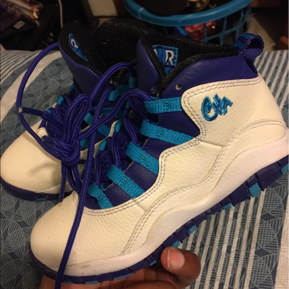 Size 12 jordans - Picture 2 of 2