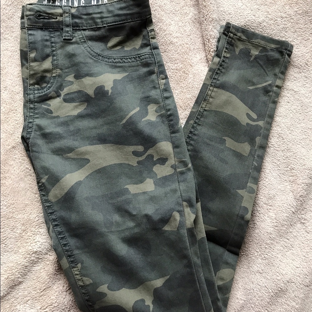Camouflage skinny leg jegging