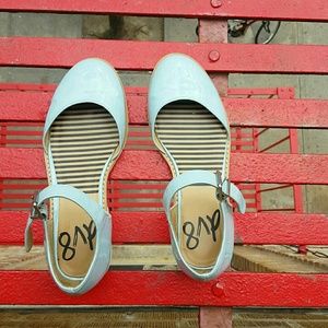 Oxford like shoes very comfortable used twice.