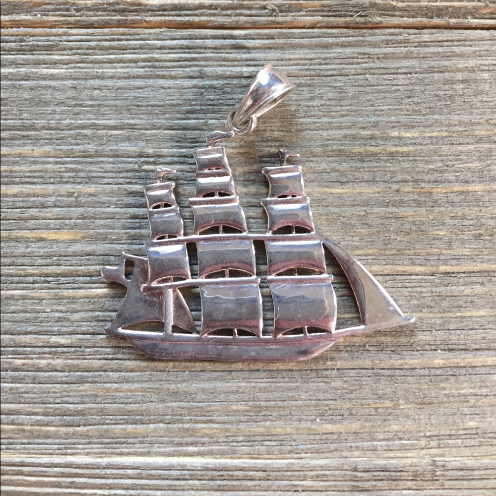 White Metal Sail Boat Charm ⚓️