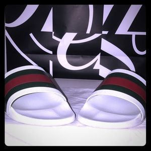 Gucci Pursuit 72 white slide