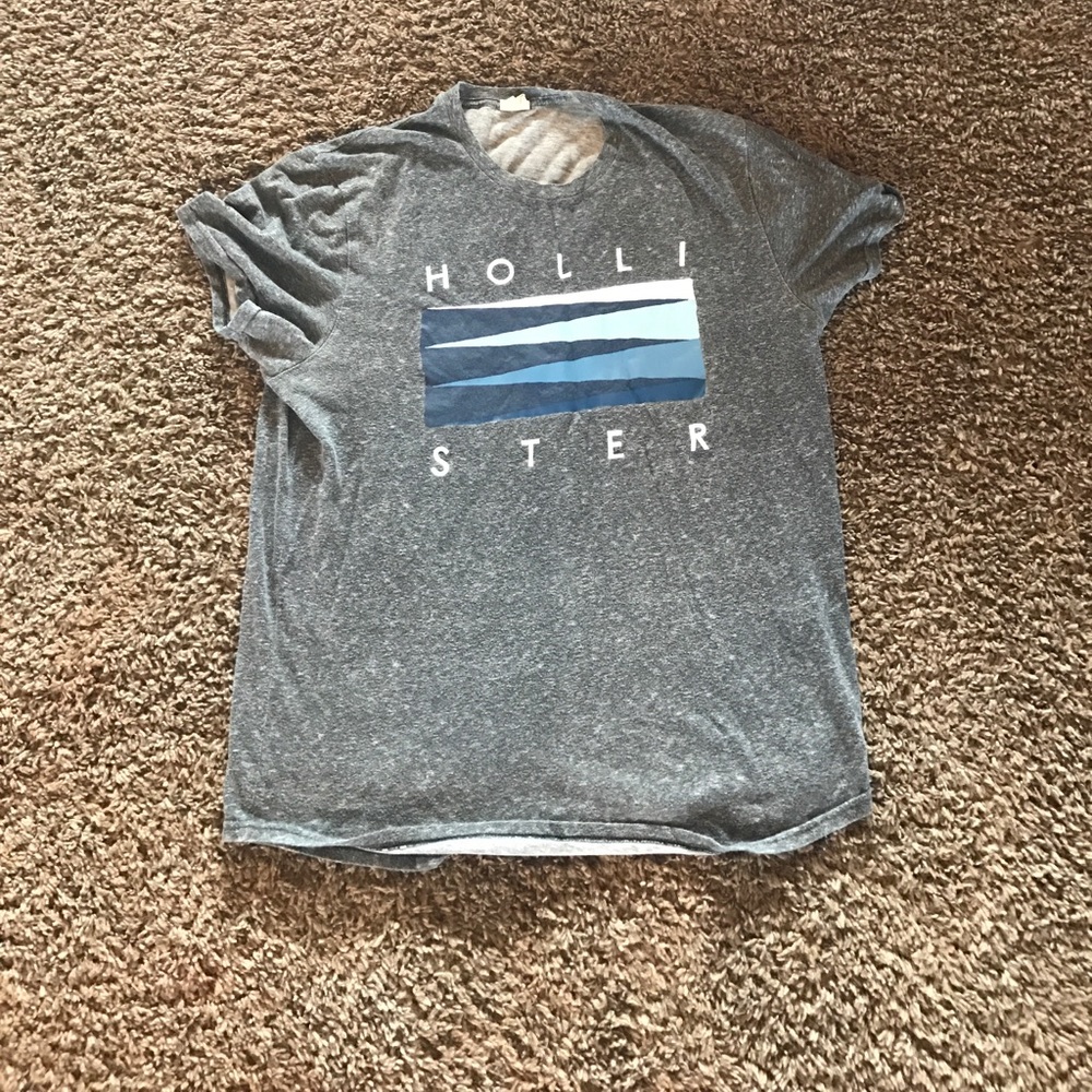 Hollister t shirt