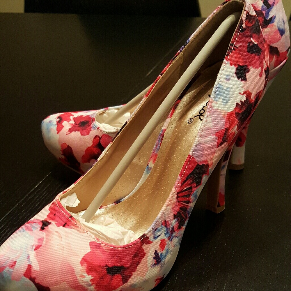 Brand new high heels floral design