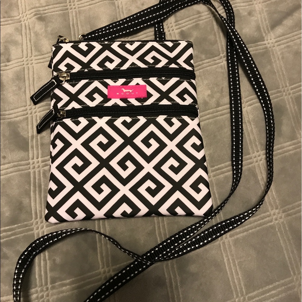 Scout lightweight cross body bag NWOT