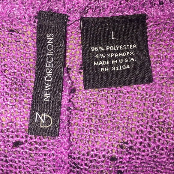 NWOT Women's New Direction top - Picture 2 of 2