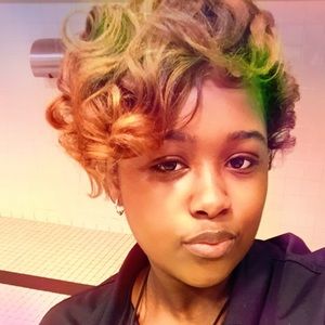 Meet your Posher, Jasmine