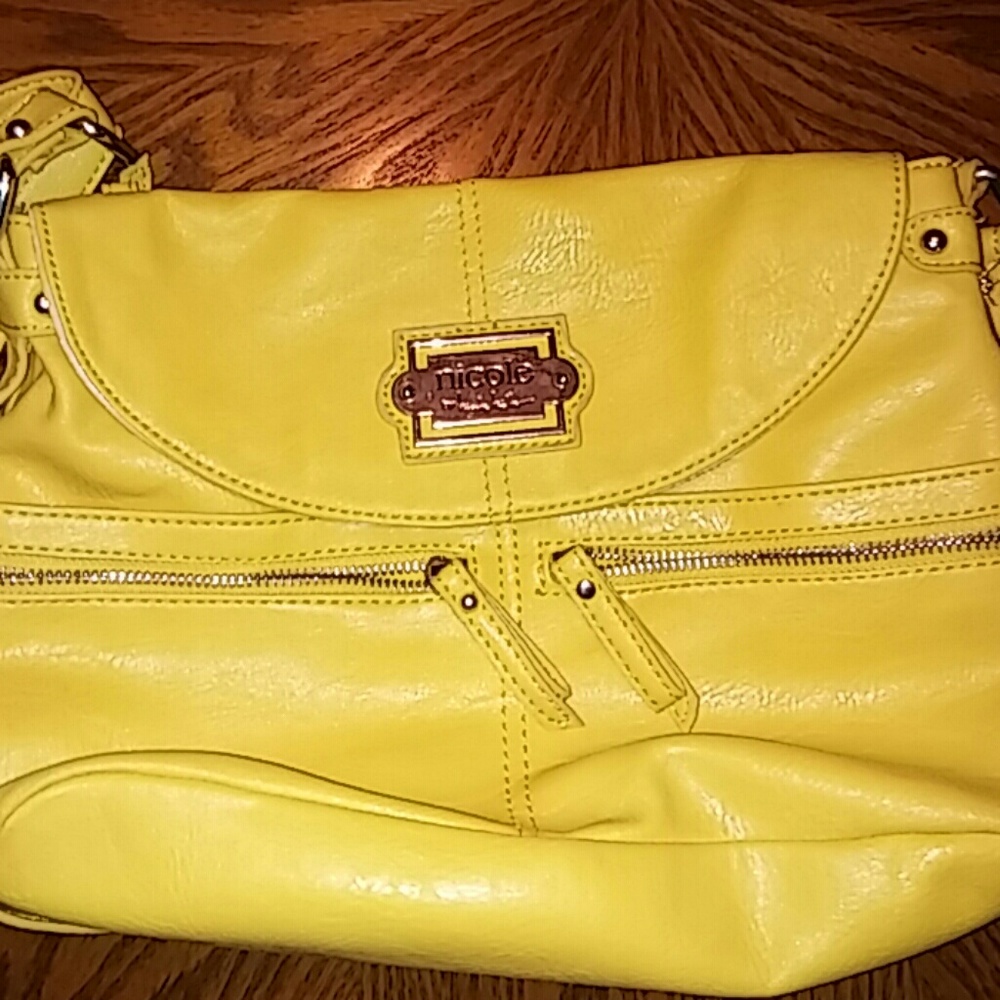 🚫🚫Sold🚫🚫 Nicole Miller Hand Bag - Picture 2 of 7