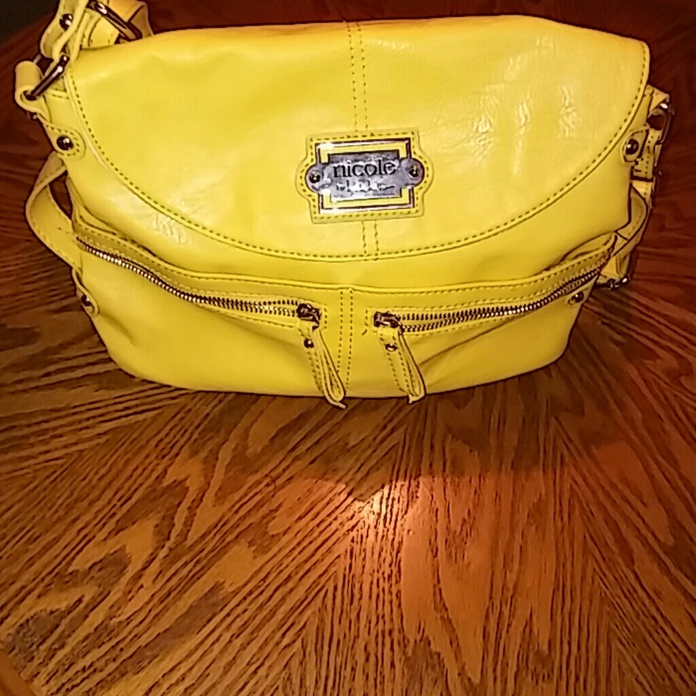 🚫🚫Sold🚫🚫 Nicole Miller Hand Bag - Picture 4 of 7