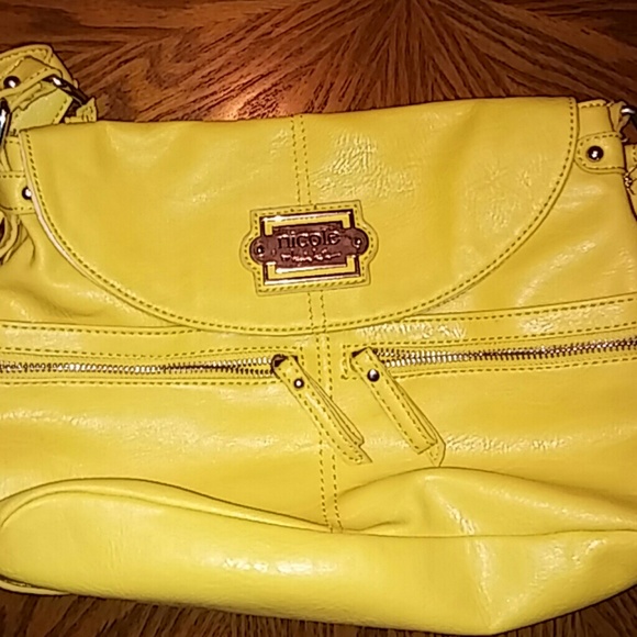 🚫🚫Sold🚫🚫 Nicole Miller Hand Bag - Picture 2 of 7