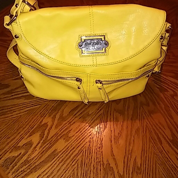 🚫🚫Sold🚫🚫 Nicole Miller Hand Bag - Picture 4 of 7