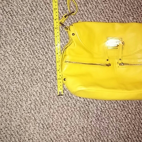 🚫🚫Sold🚫🚫 Nicole Miller Hand Bag - Picture 5 of 7