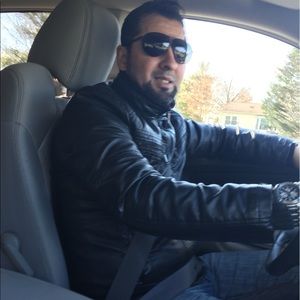 Meet your Posher, Samy