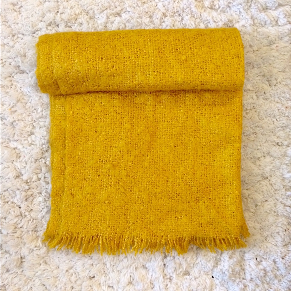 H&M Cozy Knitted Scarf