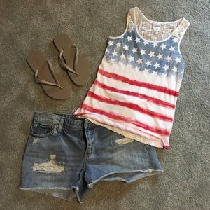 Shorts, tank, flip flops