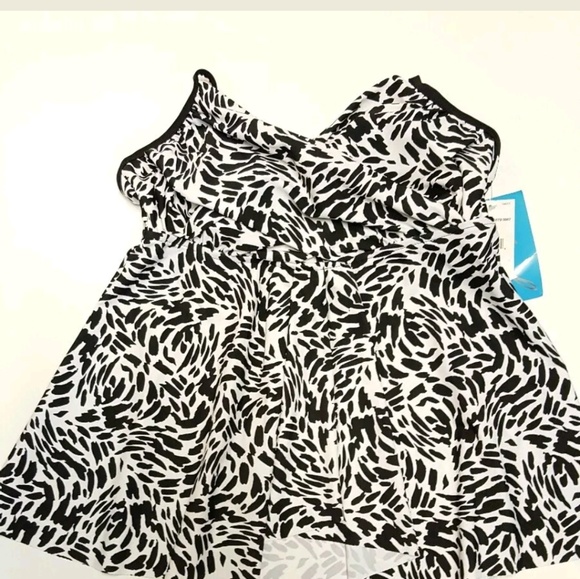 Azul by Maxine of Hollywood Flyaway Tankini Top - Picture 5 of 6