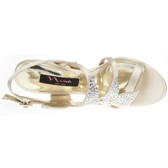 Nina Bryyce Sandals in Gold - Picture 3 of 8