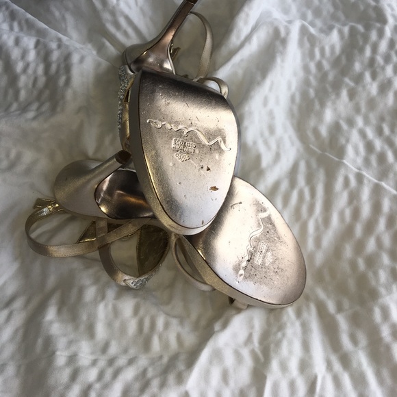 Nina Bryyce Sandals in Gold - Picture 5 of 8