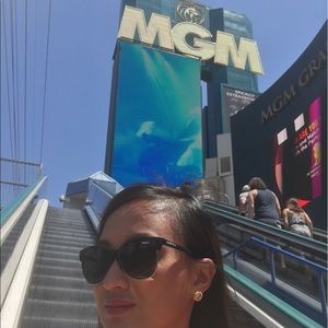 Meet your Posher, Sheila