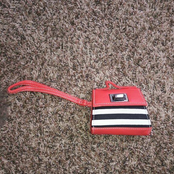 Claires mini nautical striped pin up wristlet - Picture 3 of 3