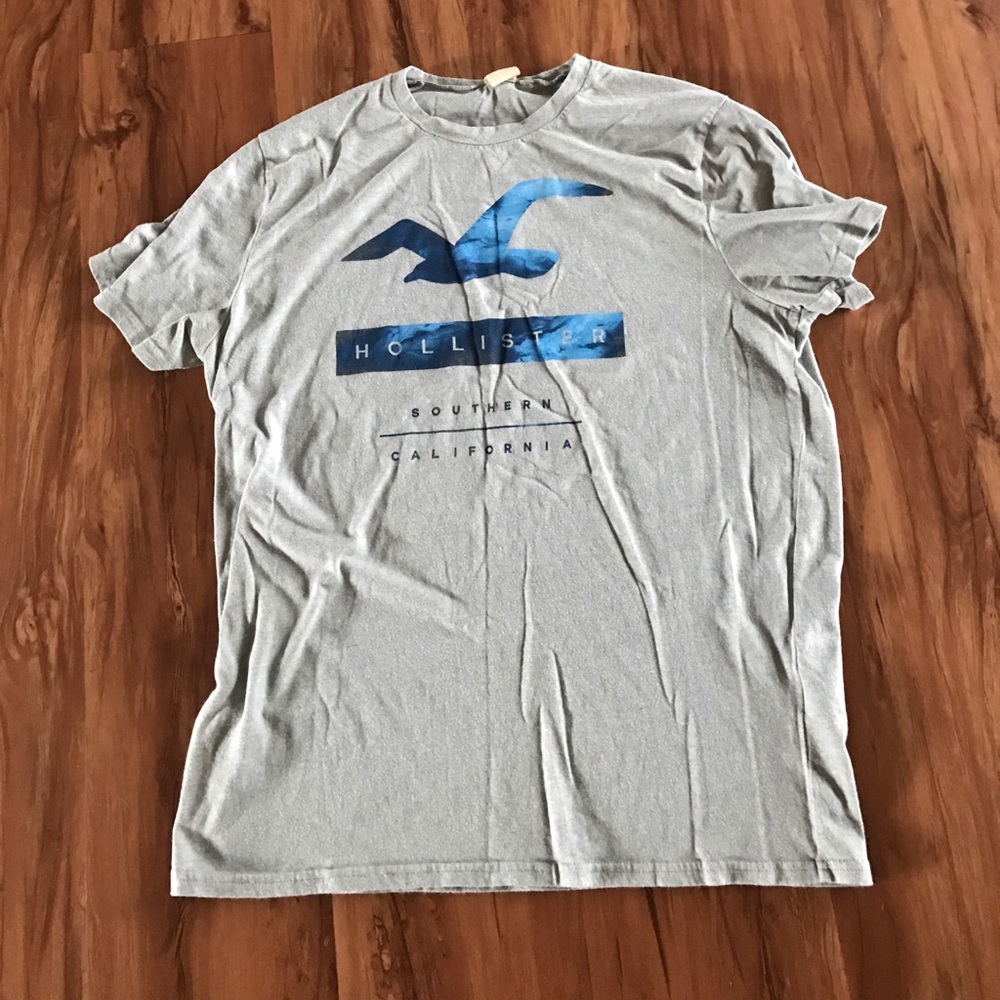 Hollister t shirt