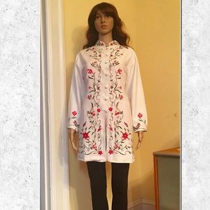 Brownstone Studio white jacket/embroidered flowers
