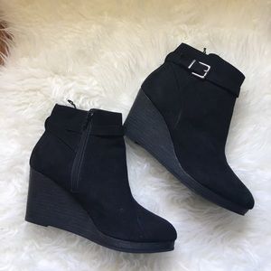 swede ankle wedge boogie