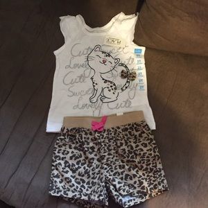 NEW little girls T-shirt and short outfit