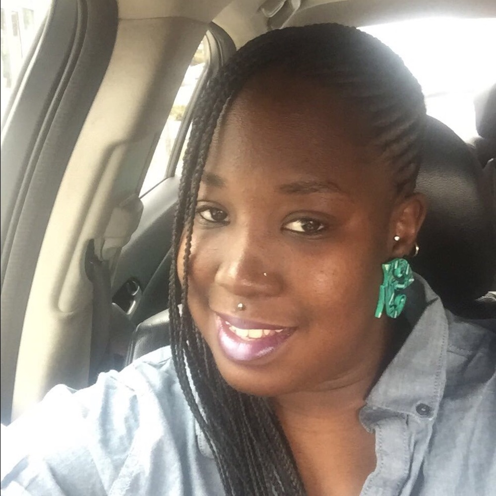 Meet your Posher, Ebonee