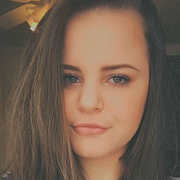 Meet your Posher, Katie - Picture 1 of 1