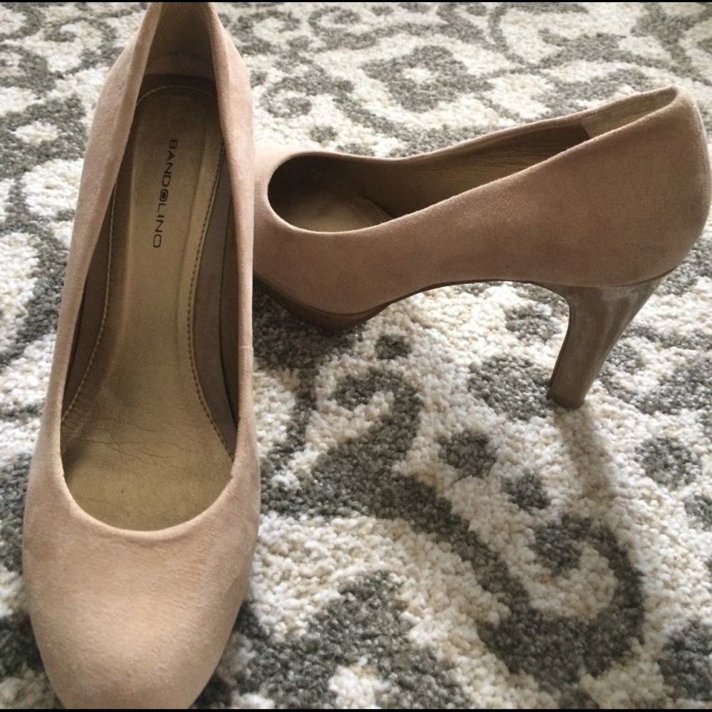 Tan suede Bandolino Heels