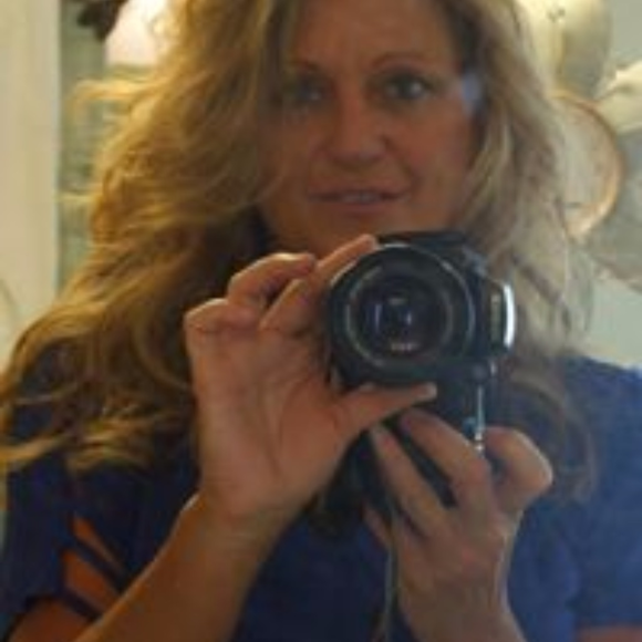 Meet your Posher, Lara - Picture 3 of 8