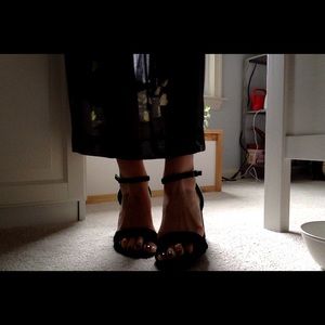 Forest Green Velvet Heals